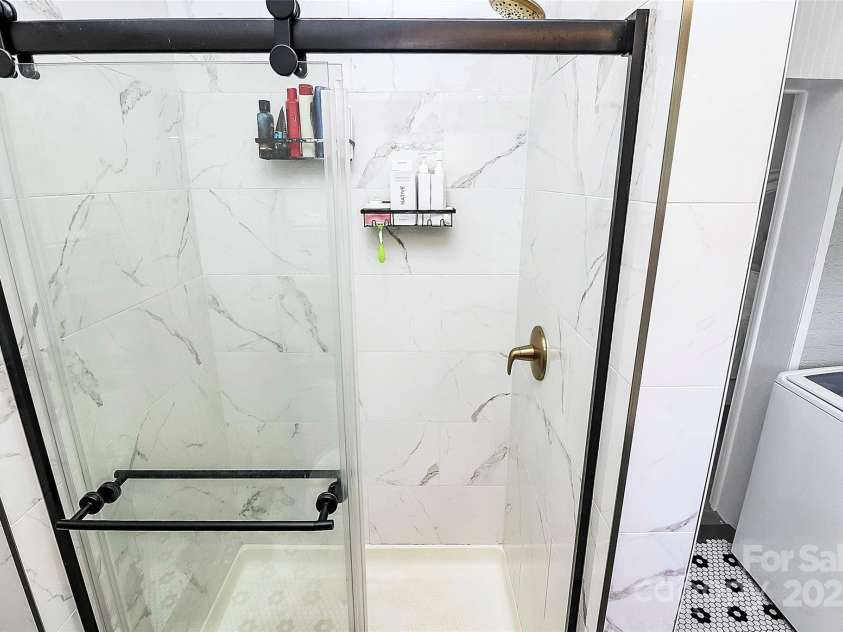 1105 Point Road, Belmont, NC 28012.  MLS# CAR4255588, YatesRealty ID 14101. 