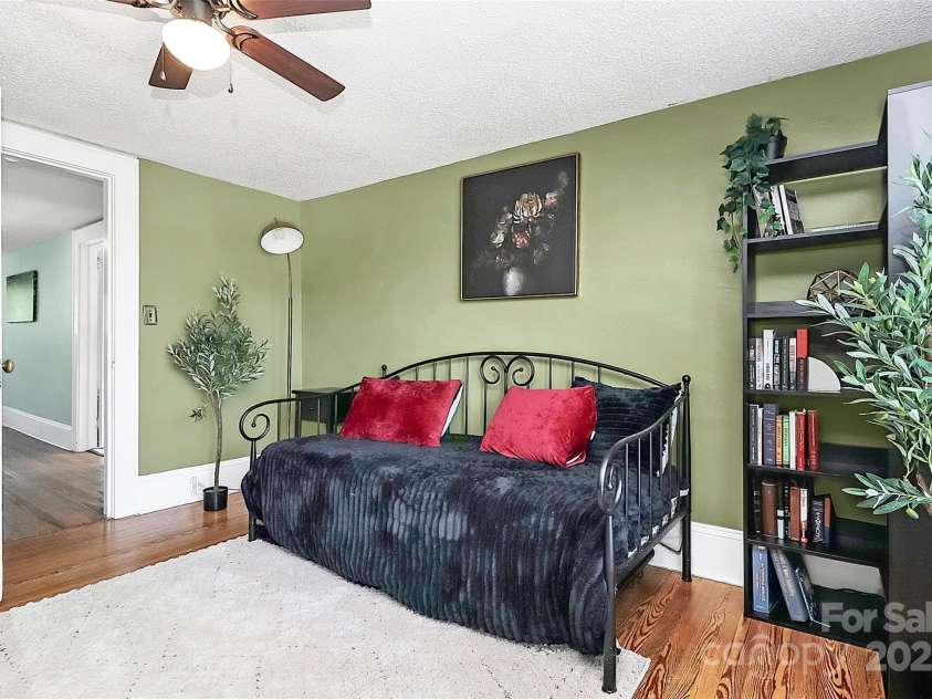 1105 Point Road, Belmont, NC 28012.  MLS# CAR4255588, YatesRealty ID 14101. 