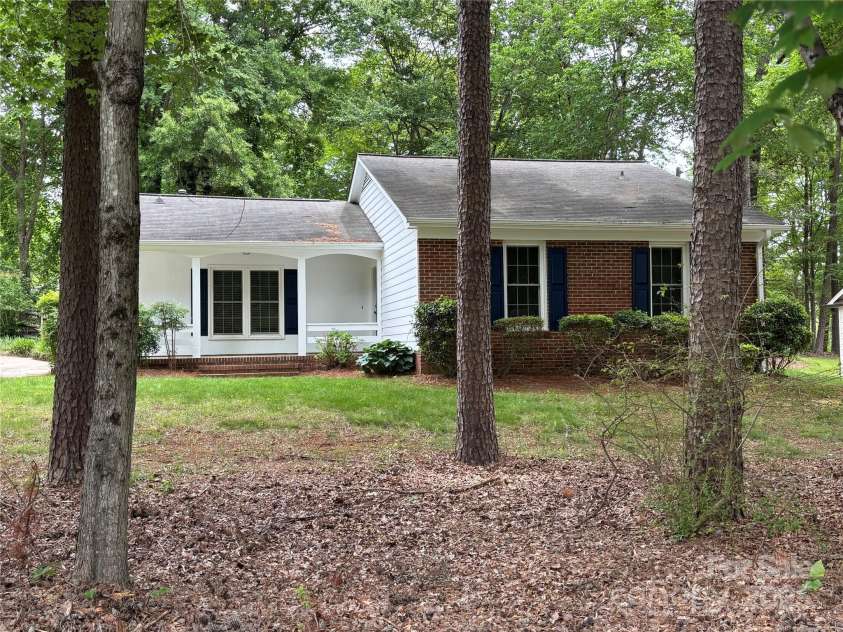 7212 Bradley Court, Charlotte, NC 28227.  MLS# CAR4259297, YatesRealty ID 14102. 