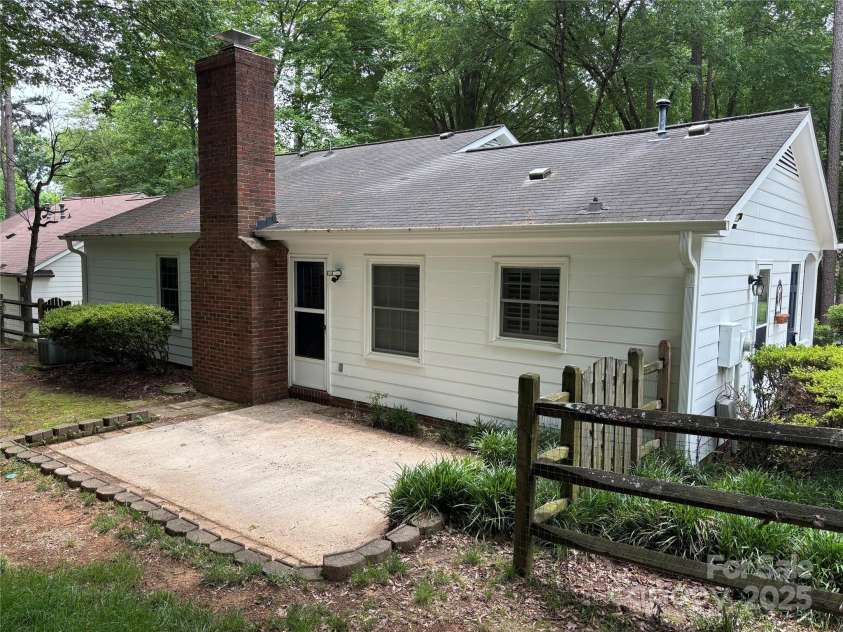 7212 Bradley Court, Charlotte, NC 28227.  MLS# CAR4259297, YatesRealty ID 14102. 