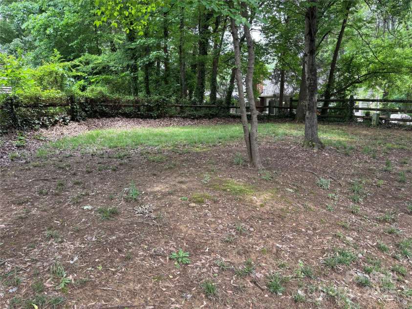 7212 Bradley Court, Charlotte, NC 28227.  MLS# CAR4259297, YatesRealty ID 14102. 