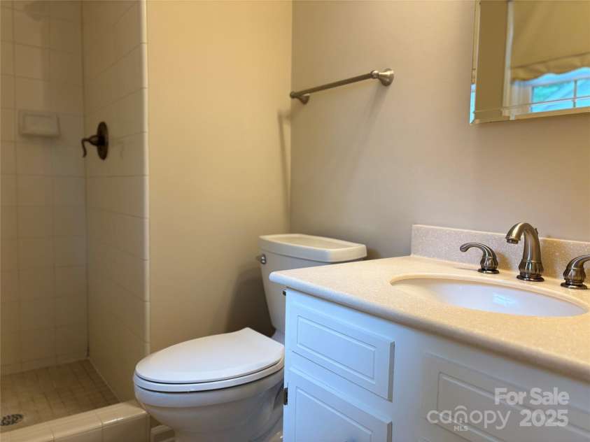 7212 Bradley Court, Charlotte, NC 28227.  MLS# CAR4259297, YatesRealty ID 14102. 