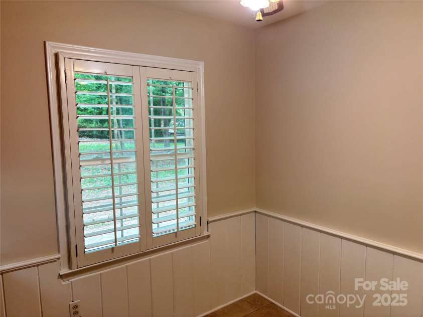 7212 Bradley Court, Charlotte, NC 28227.  MLS# CAR4259297, YatesRealty ID 14102. Breakfast Area