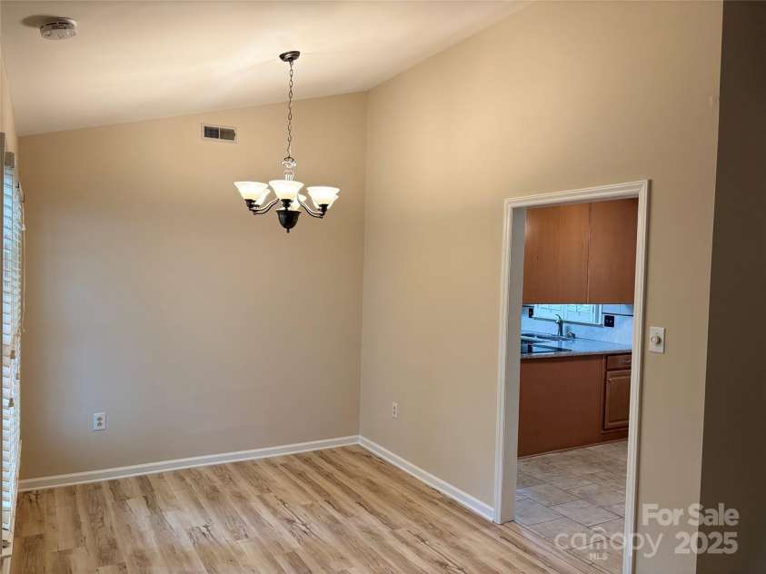 7212 Bradley Court, Charlotte, NC 28227.  MLS# CAR4259297, YatesRealty ID 14102. Dining Area