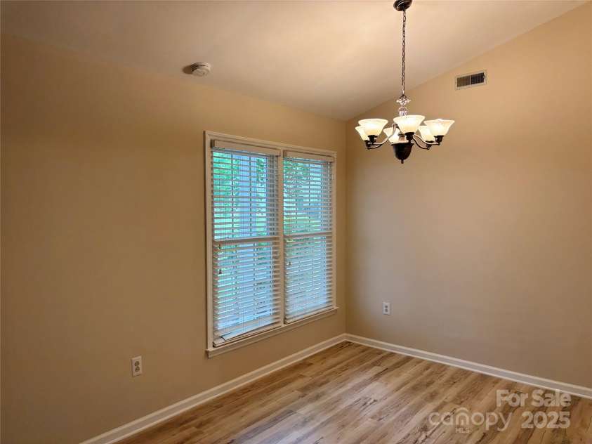 7212 Bradley Court, Charlotte, NC 28227.  MLS# CAR4259297, YatesRealty ID 14102. Dining Area