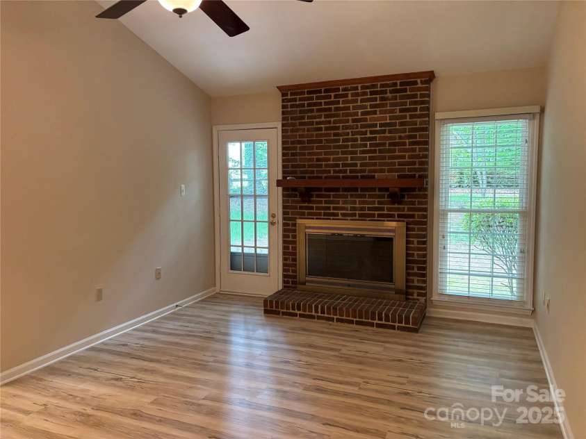 7212 Bradley Court, Charlotte, NC 28227.  MLS# CAR4259297, YatesRealty ID 14102. Great Room