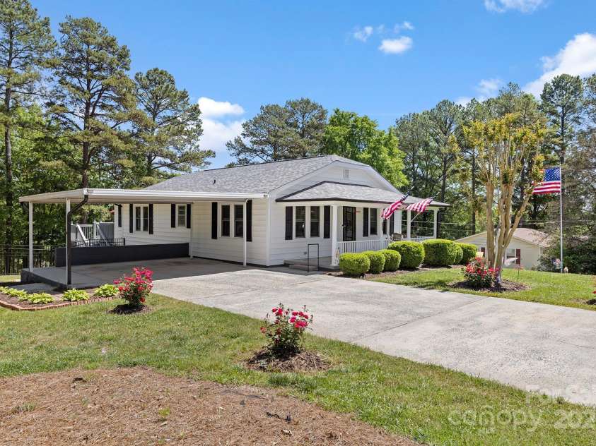 8044 Eagle Street, Mount Pleasant, NC 28124.  MLS# CAR4248318, YatesRealty ID 14103. 
