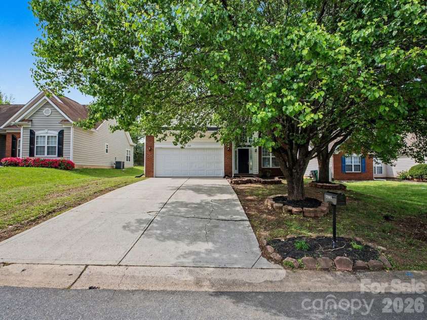 3749 Sipes Lane, Charlotte, NC 28269.  MLS# CAR4366082, YatesRealty ID 14104. 