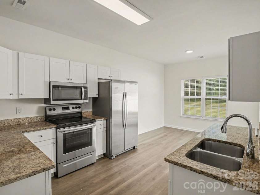 3749 Sipes Lane, Charlotte, NC 28269.  MLS# CAR4366082, YatesRealty ID 14104. 