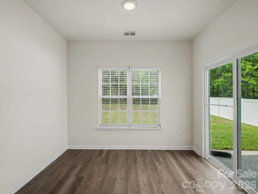 3749 Sipes Lane, Charlotte, NC 28269.  MLS# CAR4366082, YatesRealty ID 14104. 