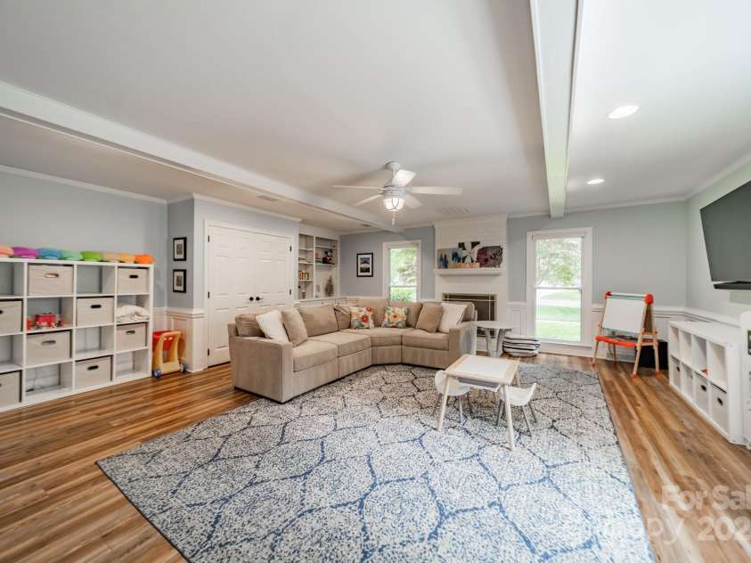 5135 Winding Brook Road, Charlotte, NC 28226.  MLS# CAR4253987, YatesRealty ID 14104. 1st Floor Playroom/Bedroom 6