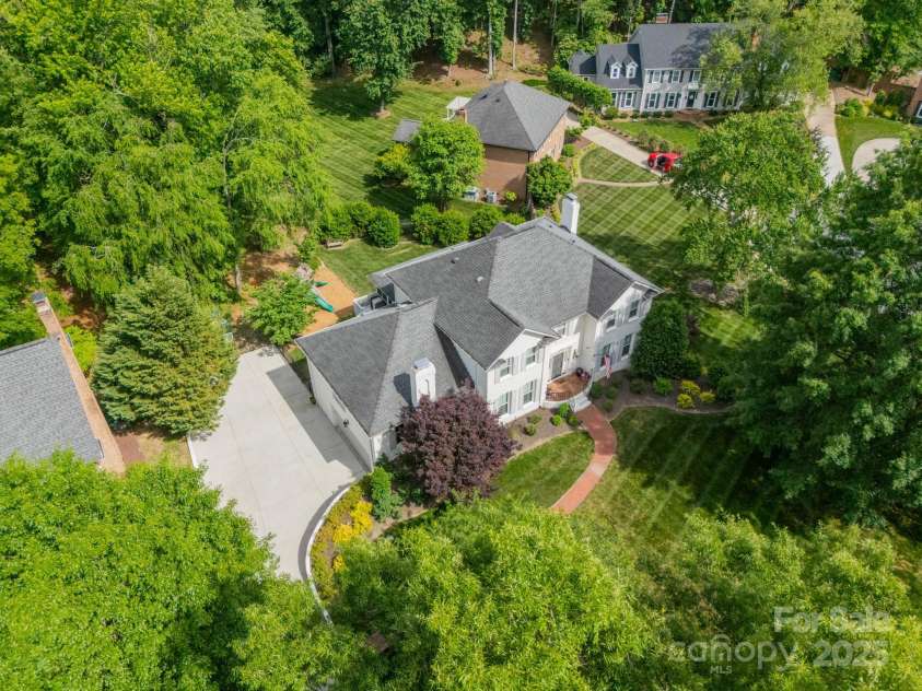 5135 Winding Brook Road, Charlotte, NC 28226.  MLS# CAR4253987, YatesRealty ID 14104. 