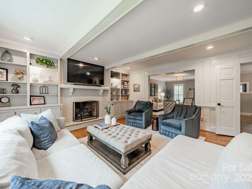 5135 Winding Brook Road, Charlotte, NC 28226.  MLS# CAR4253987, YatesRealty ID 14104. 