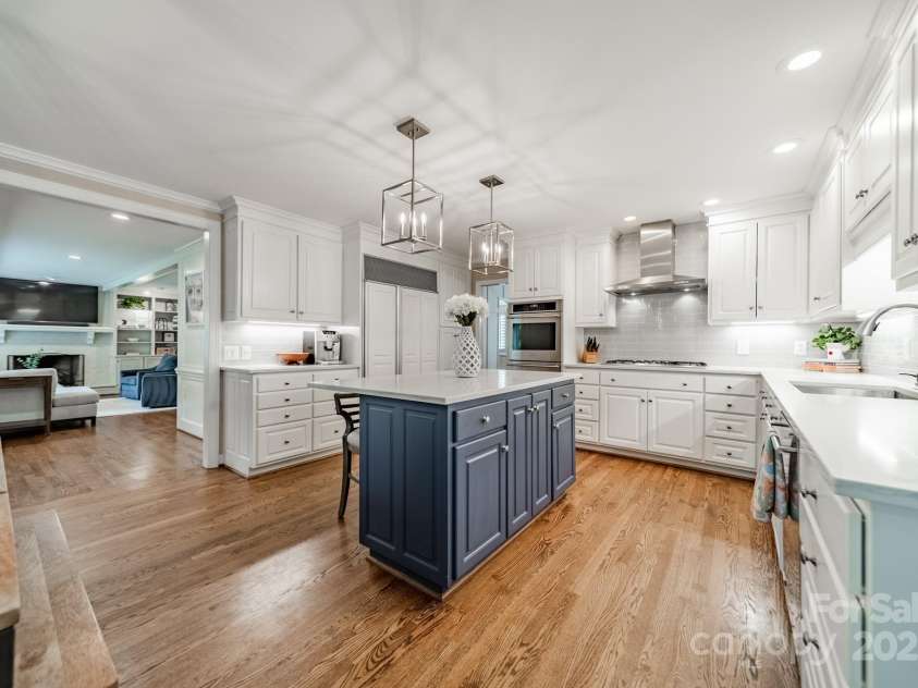 5135 Winding Brook Road, Charlotte, NC 28226.  MLS# CAR4253987, YatesRealty ID 14104. 