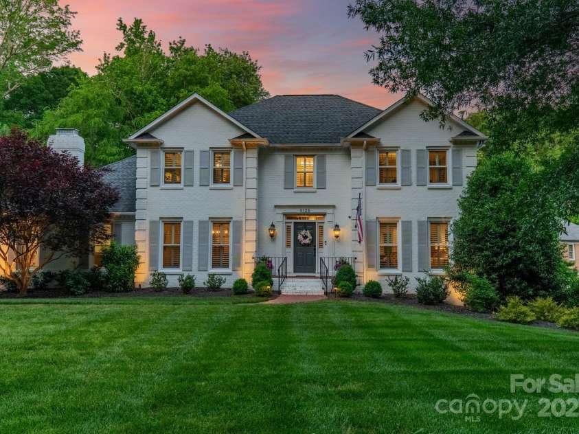 5135 Winding Brook Road, Charlotte, NC 28226.  MLS# CAR4253987, YatesRealty ID 14104. 