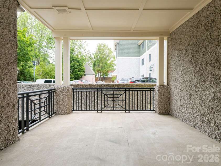 190 Broadway Street, Asheville, NC 28801.  MLS# CAR4362690, YatesRealty ID 14105. 