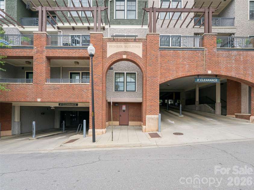 190 Broadway Street, Asheville, NC 28801.  MLS# CAR4362690, YatesRealty ID 14105. 