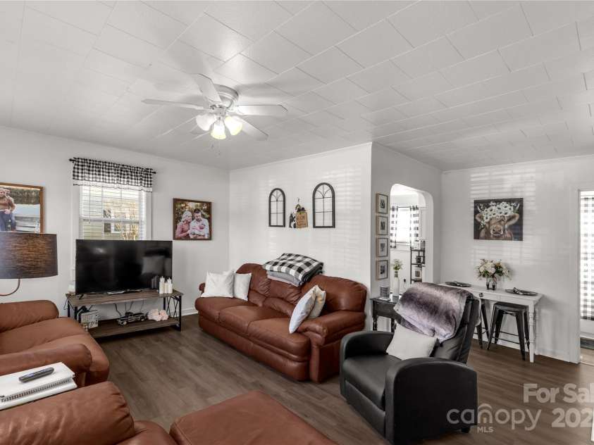 727 Fickling Drive, Lancaster, SC 29720.  MLS# CAR4238196, YatesRealty ID 14107. 