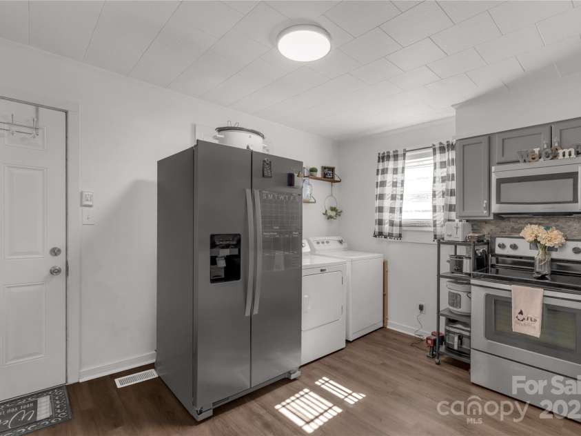 727 Fickling Drive, Lancaster, SC 29720.  MLS# CAR4238196, YatesRealty ID 14107. 