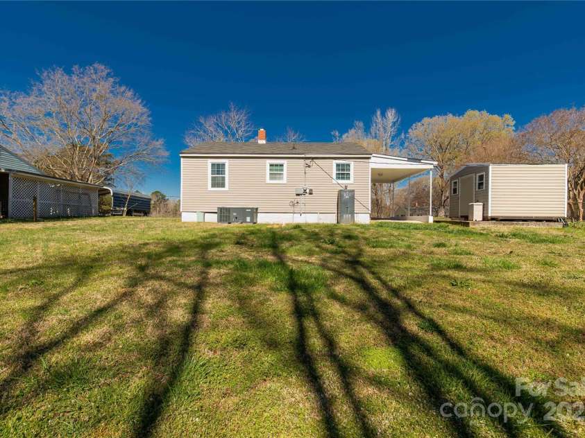 727 Fickling Drive, Lancaster, SC 29720.  MLS# CAR4238196, YatesRealty ID 14107. 