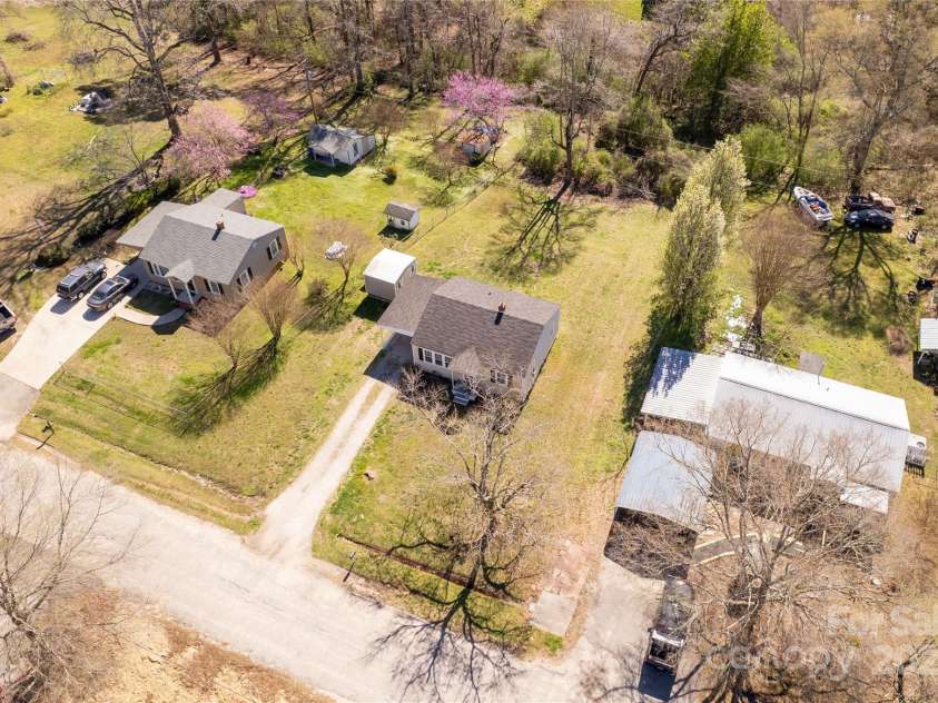 727 Fickling Drive, Lancaster, SC 29720.  MLS# CAR4238196, YatesRealty ID 14107. 