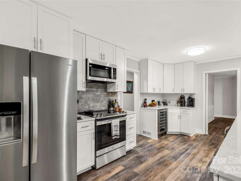 981 Sherwood Circle, Lancaster, SC 29720.  MLS# CAR4254129, YatesRealty ID 14107. 