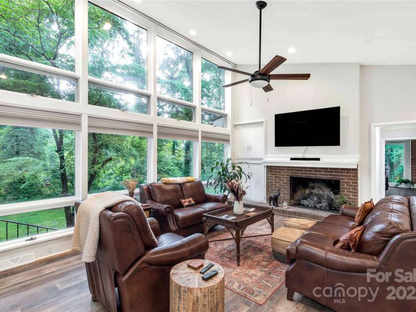 981 Sherwood Circle, Lancaster, SC 29720.  MLS# CAR4254129, YatesRealty ID 14107. 