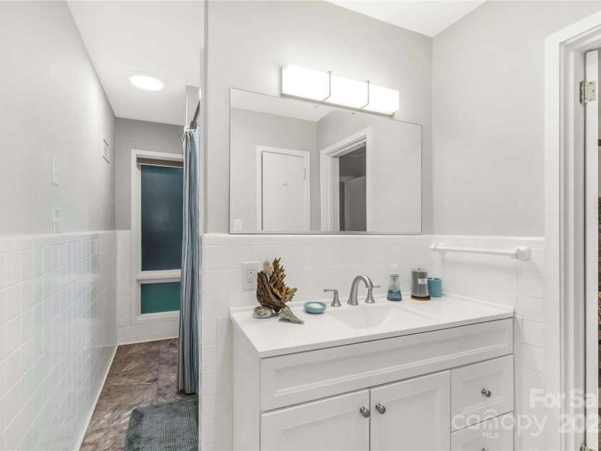 981 Sherwood Circle, Lancaster, SC 29720.  MLS# CAR4254129, YatesRealty ID 14107. 