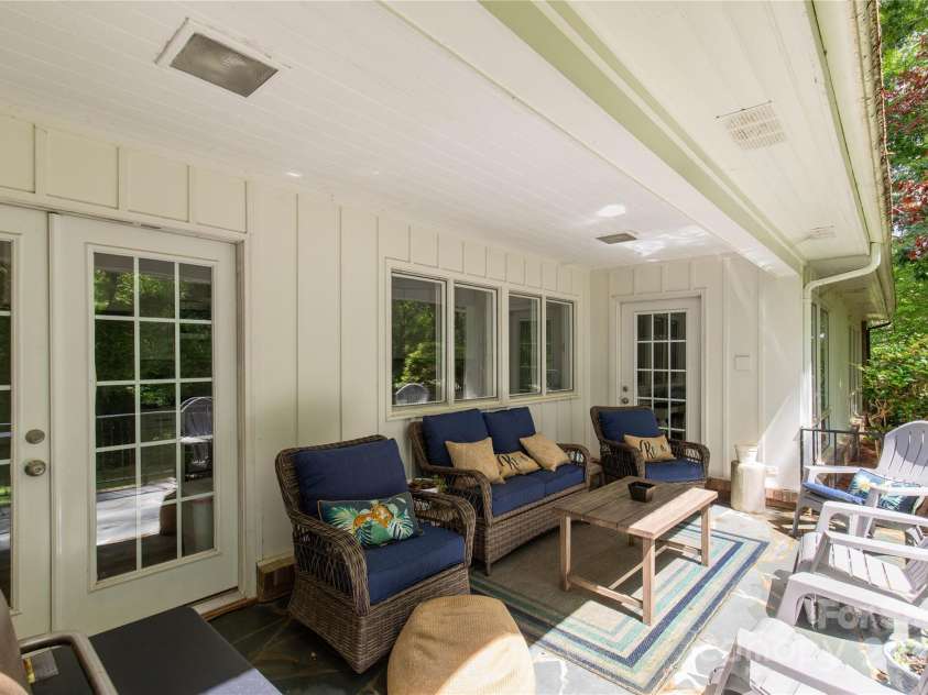 981 Sherwood Circle, Lancaster, SC 29720.  MLS# CAR4254129, YatesRealty ID 14107. 