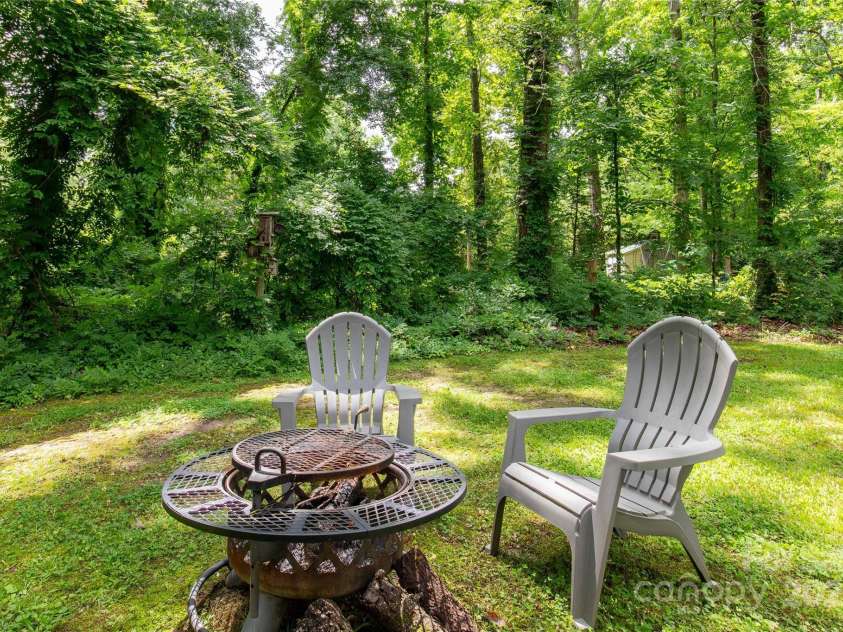 981 Sherwood Circle, Lancaster, SC 29720.  MLS# CAR4254129, YatesRealty ID 14107. 