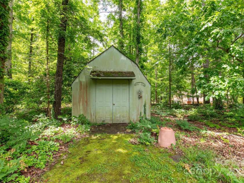 981 Sherwood Circle, Lancaster, SC 29720.  MLS# CAR4254129, YatesRealty ID 14107. 
