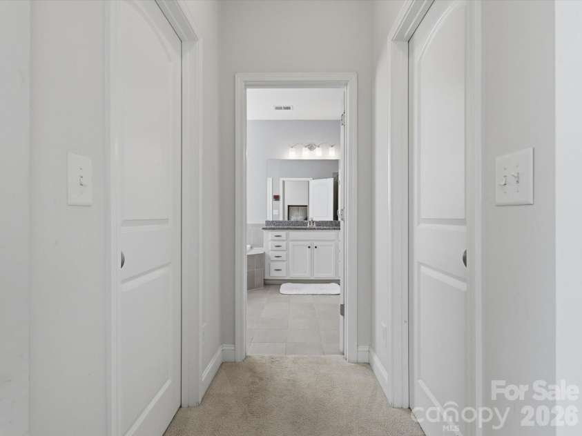 11578 Macallano Drive, Charlotte, NC 28215.  MLS# CAR4363783, YatesRealty ID 14109. 
