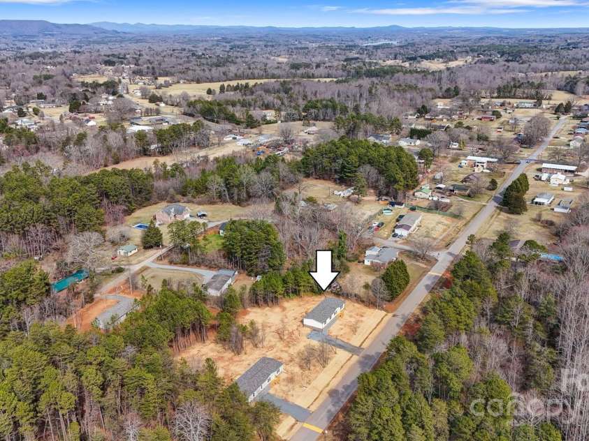 3365 34th Avenue Court, Hickory, NC 28601.  MLS# CAR4225163, YatesRealty ID 14109. 