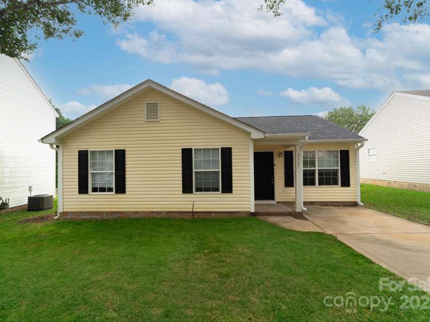 2327 Hope Valley Lane, Charlotte, NC 28213.  MLS# CAR4142316, YatesRealty ID 1411. 
