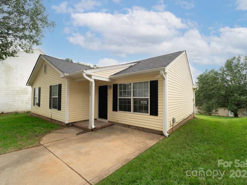 2327 Hope Valley Lane, Charlotte, NC 28213.  MLS# CAR4142316, YatesRealty ID 1411. 