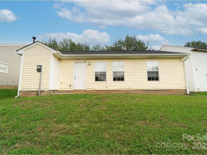 2327 Hope Valley Lane, Charlotte, NC 28213.  MLS# CAR4142316, YatesRealty ID 1411. 