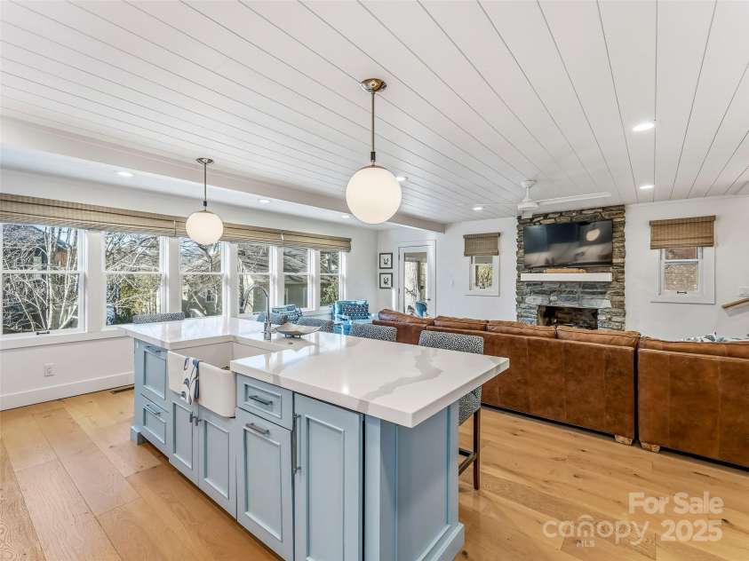 40 Toxaway Landing Drive, Lake Toxaway, NC 28747.  MLS# CAR4329931, YatesRealty ID 1411. 