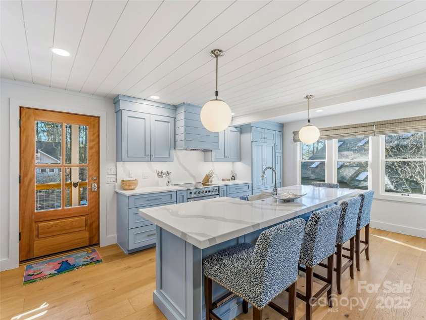 40 Toxaway Landing Drive, Lake Toxaway, NC 28747.  MLS# CAR4329931, YatesRealty ID 1411. 