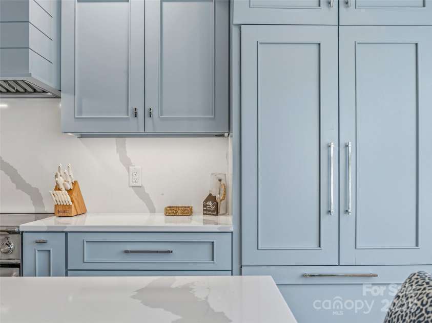 40 Toxaway Landing Drive, Lake Toxaway, NC 28747.  MLS# CAR4329931, YatesRealty ID 1411. 