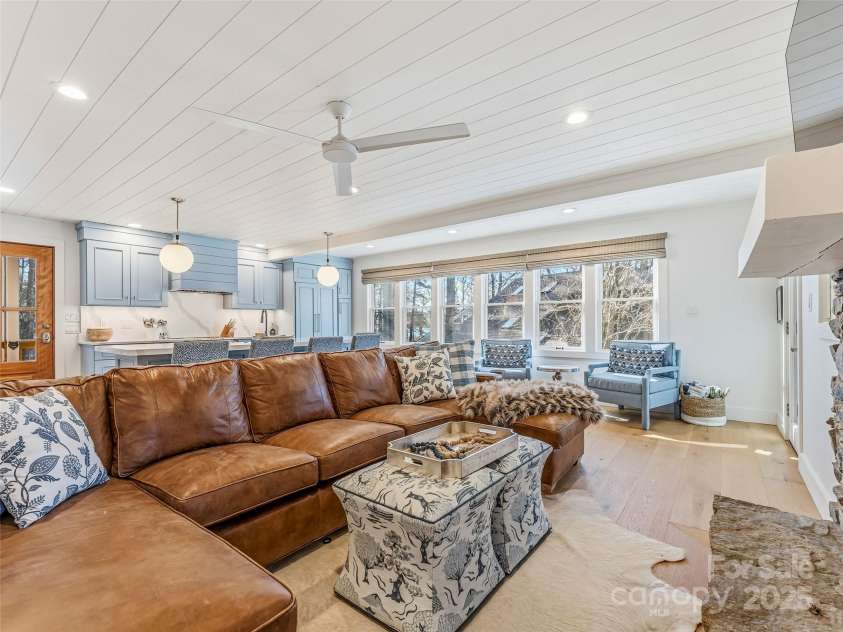 40 Toxaway Landing Drive, Lake Toxaway, NC 28747.  MLS# CAR4329931, YatesRealty ID 1411. 