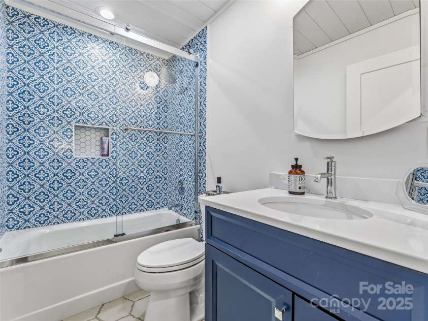 40 Toxaway Landing Drive, Lake Toxaway, NC 28747.  MLS# CAR4329931, YatesRealty ID 1411. 