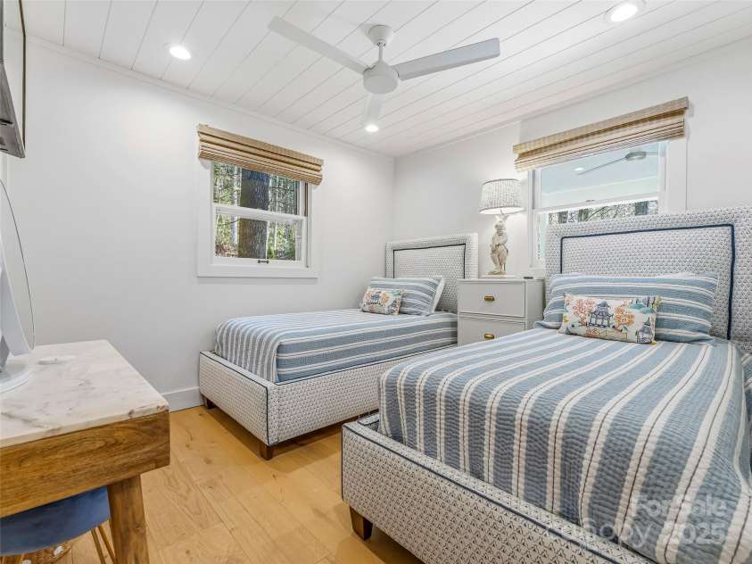 40 Toxaway Landing Drive, Lake Toxaway, NC 28747.  MLS# CAR4329931, YatesRealty ID 1411. 