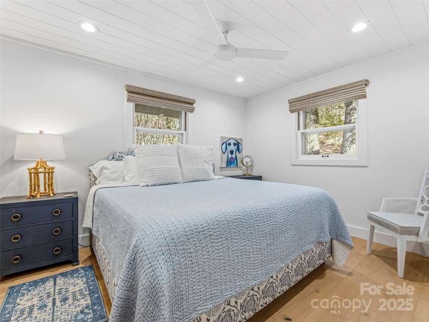 40 Toxaway Landing Drive, Lake Toxaway, NC 28747.  MLS# CAR4329931, YatesRealty ID 1411. 