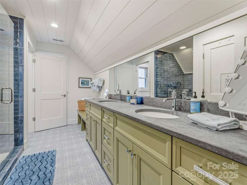 40 Toxaway Landing Drive, Lake Toxaway, NC 28747.  MLS# CAR4329931, YatesRealty ID 1411. 