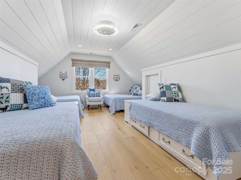 40 Toxaway Landing Drive, Lake Toxaway, NC 28747.  MLS# CAR4329931, YatesRealty ID 1411. 