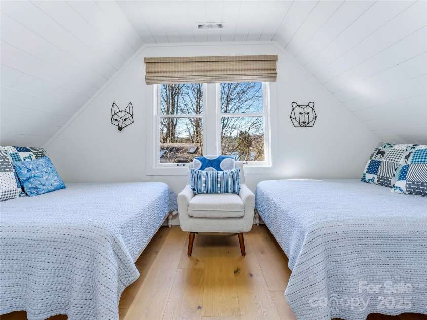 40 Toxaway Landing Drive, Lake Toxaway, NC 28747.  MLS# CAR4329931, YatesRealty ID 1411. 