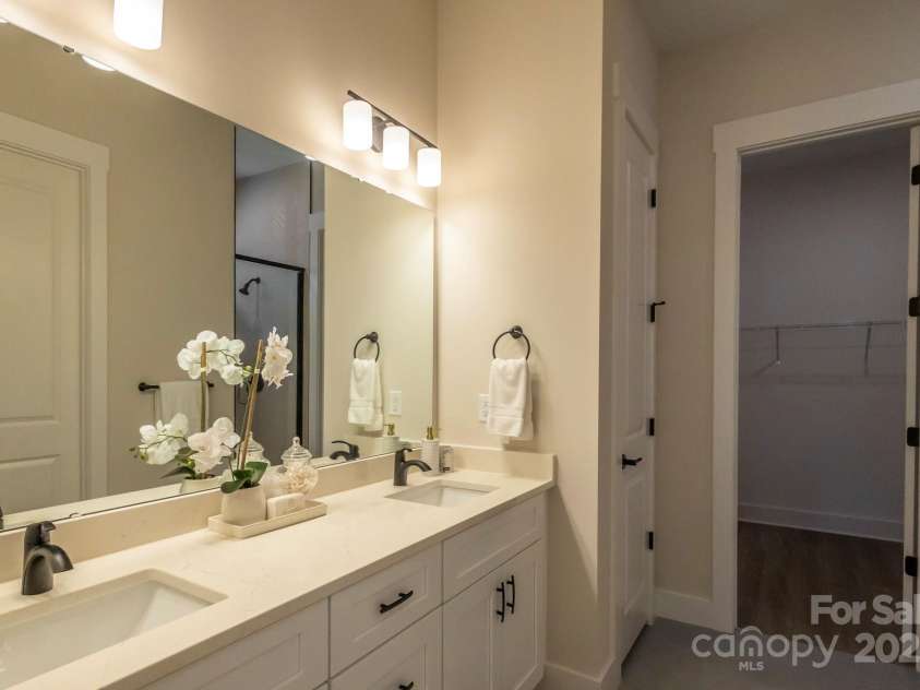 2630 Rose Street, Charlotte, NC 28208.  MLS# CAR4178972, YatesRealty ID 14110. 