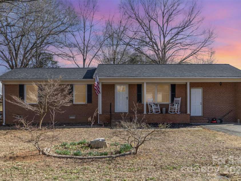 437 Valley Street, Stanley, NC 28164.  MLS# CAR4227246, YatesRealty ID 14111. 