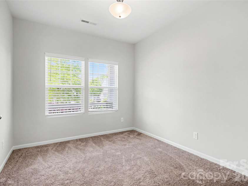5048 Thomasville Drive, Belmont, NC 28012.  MLS# CAR4370628, YatesRealty ID 14111. Office