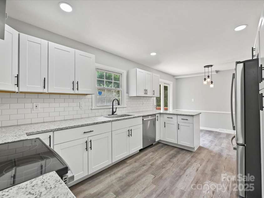 2544 Cedarwild Road, Charlotte, NC 28212.  MLS# CAR4282923, YatesRealty ID 14112. 